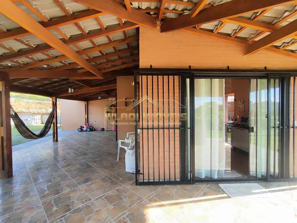 Chácara à venda com 4 quartos, 318m² - Foto 3