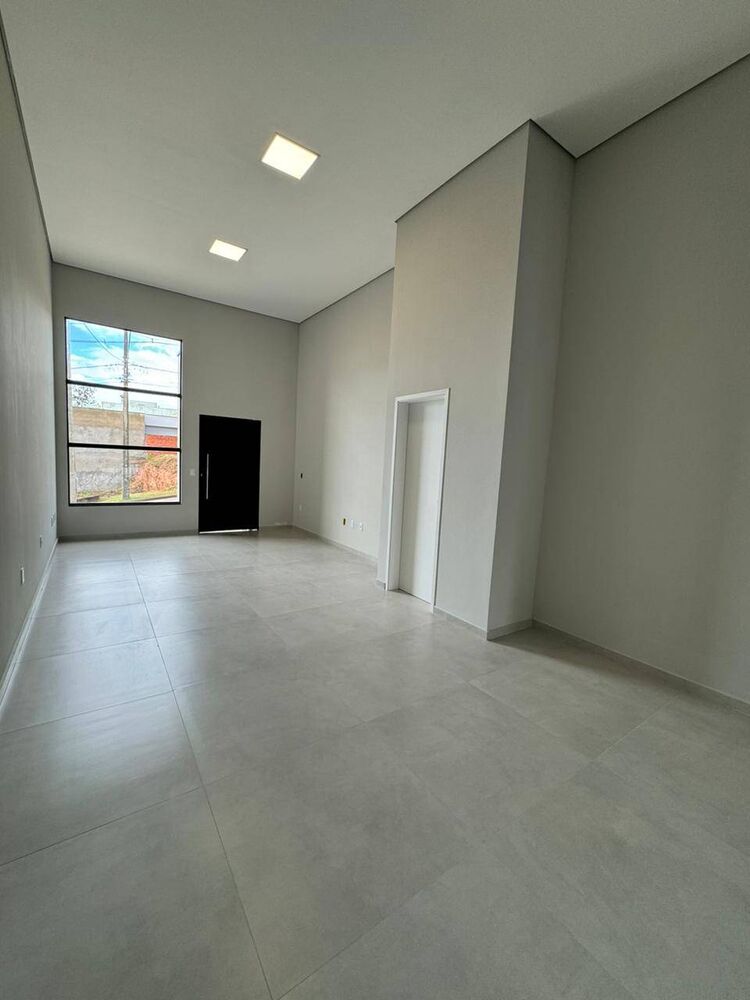 Casa à venda com 3 quartos, 300m² - Foto 2