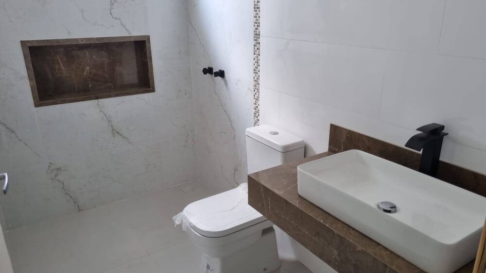 Casa à venda com 3 quartos, 300m² - Foto 2