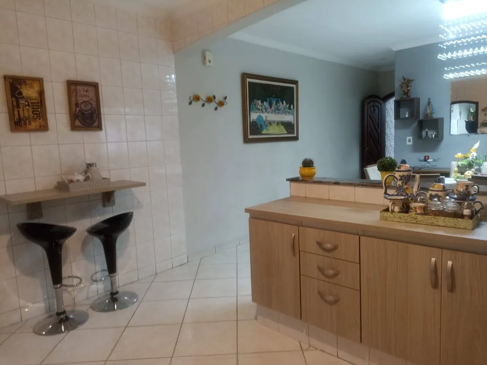 Casa, 3 quartos, 250 m² - Foto 1