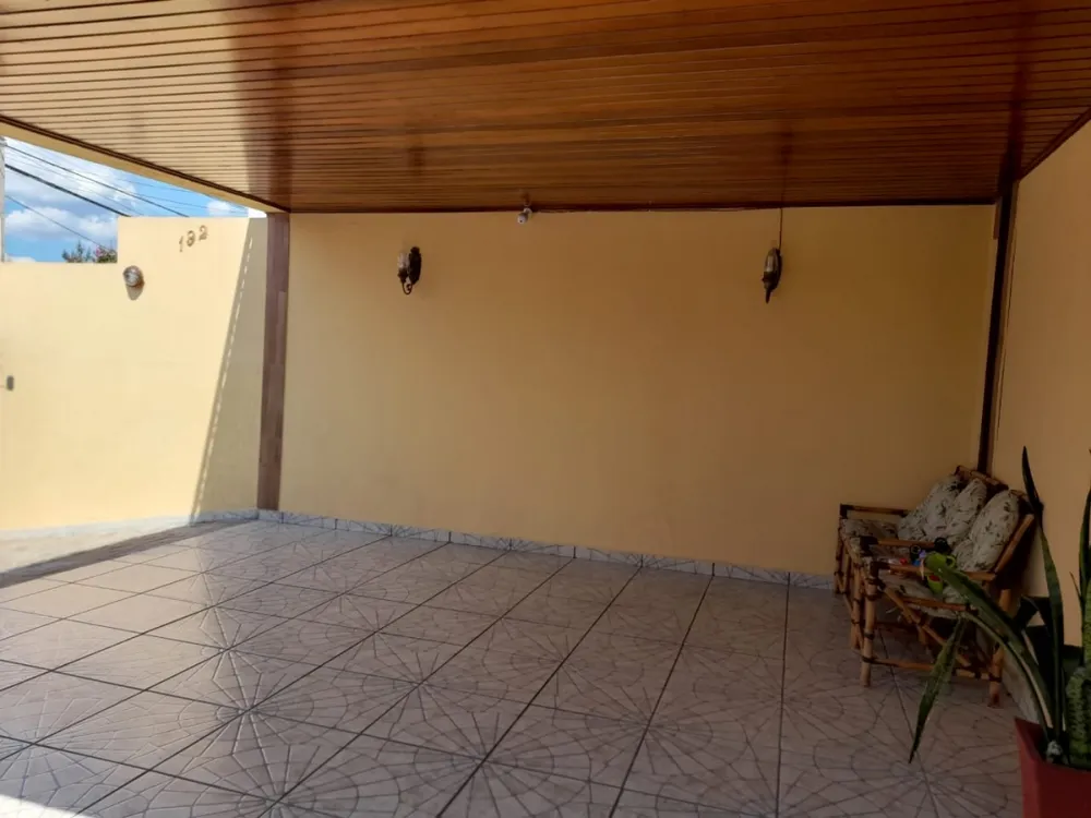 Casa, 3 quartos, 234 m² - Foto 1