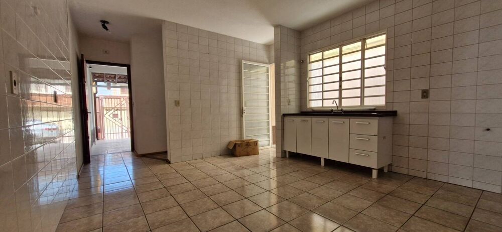 Casa à venda com 3 quartos, 110m² - Foto 4