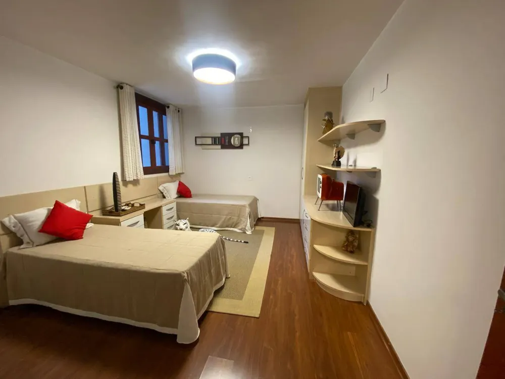 Casa, 4 quartos, 330 m² - Foto 2