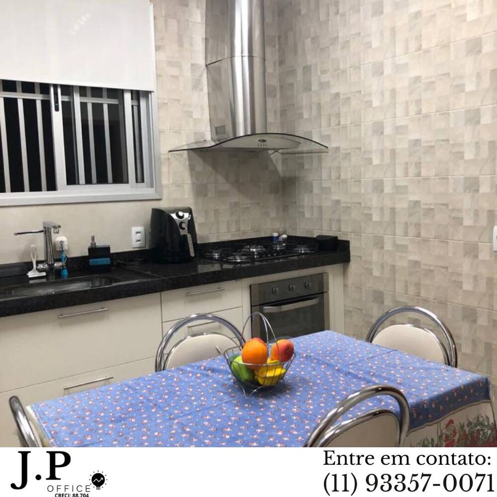 Casa à venda com 3 quartos, 340m² - Foto 2