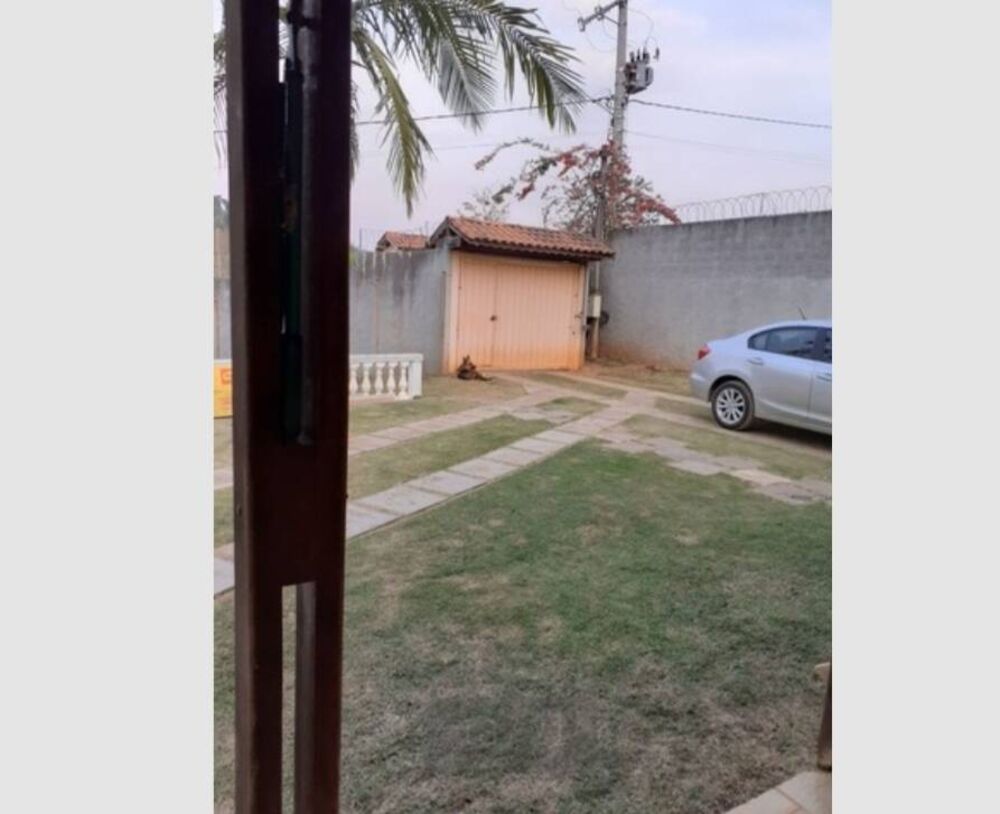 Chácara à venda com 3 quartos, 386m² - Foto 2