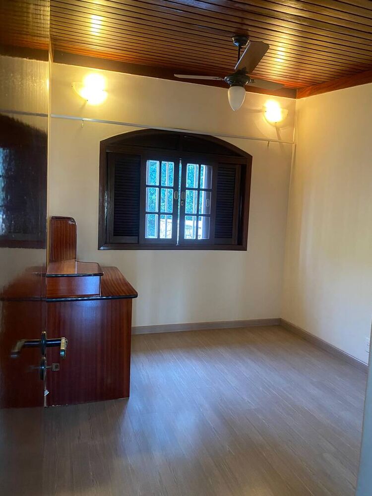 Casa, 4 quartos, 188 m² - Foto 2