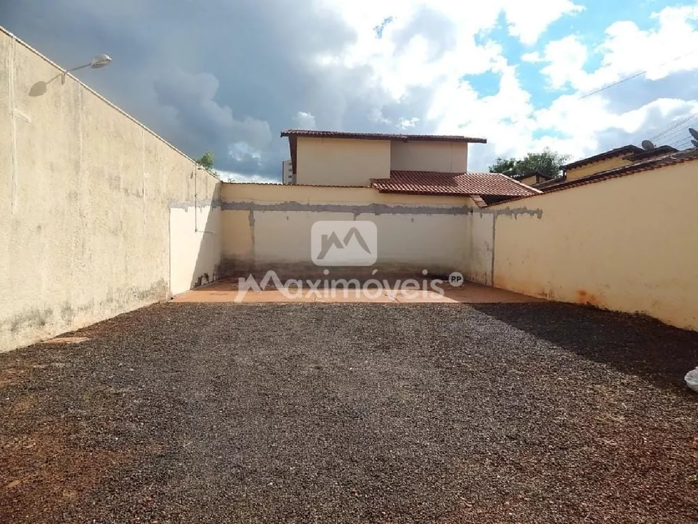 Casa, 4 quartos, 236 m² - Foto 1