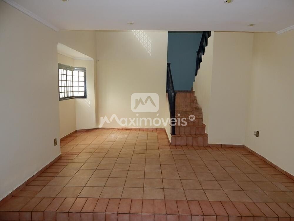 Casa à venda com 4 quartos, 236m² - Foto 1