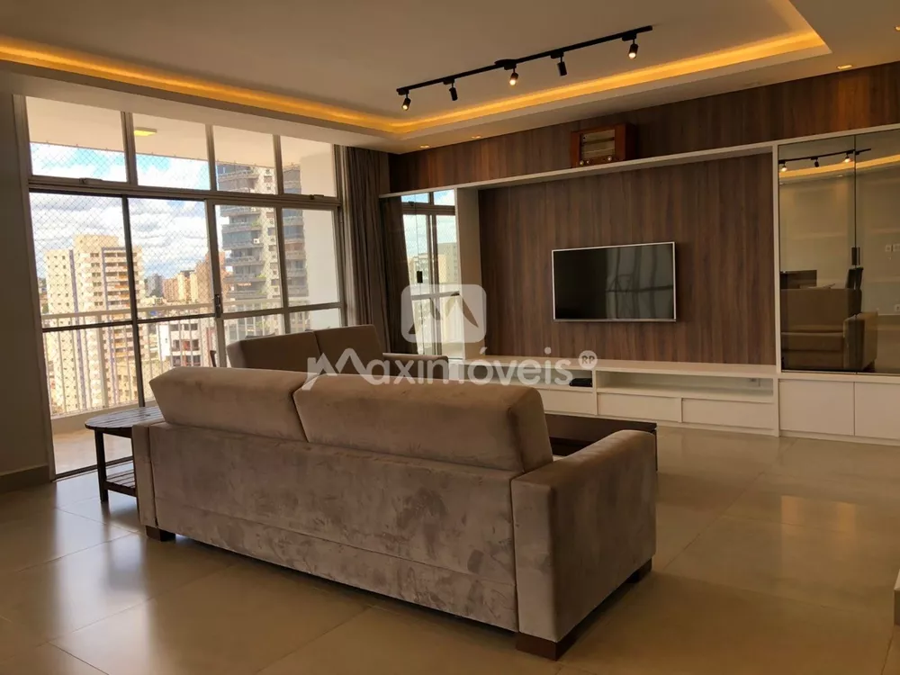 Apartamento à venda com 3 quartos, 210m² - Foto 1