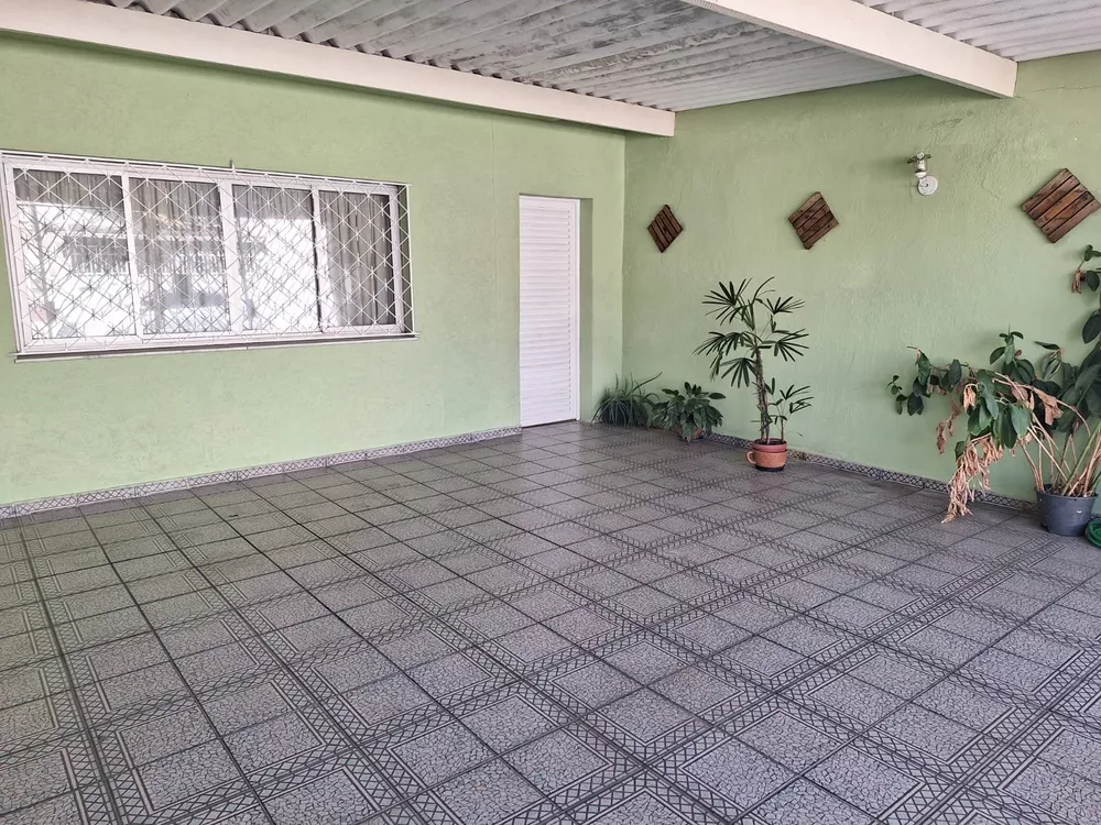 Casa à venda com 3 quartos, 130m² - Foto 1