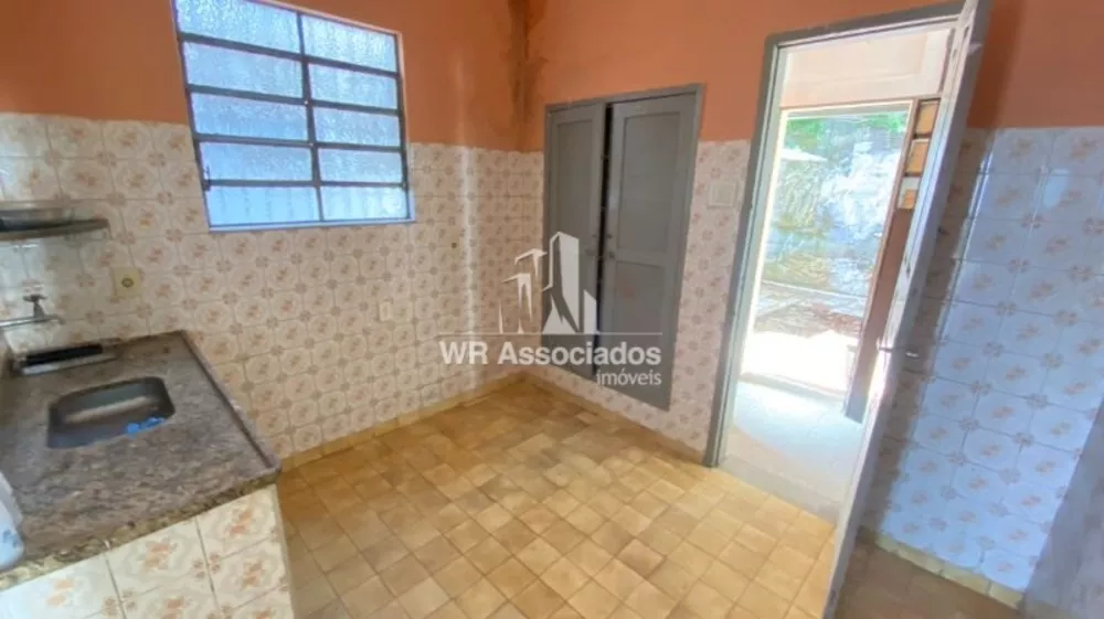 Casa à venda com 3 quartos, 70m² - Foto 14