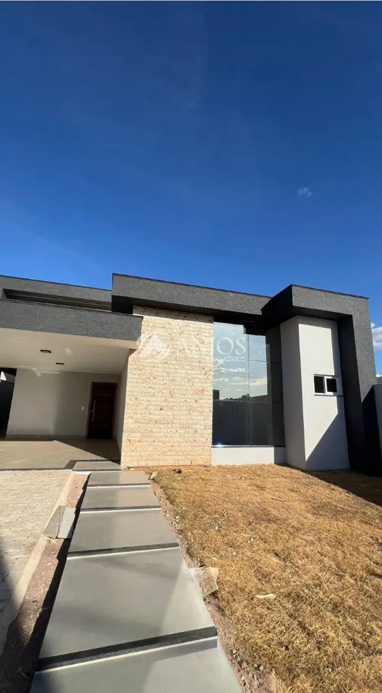 Casa, 3 quartos, 228 m² - Foto 1