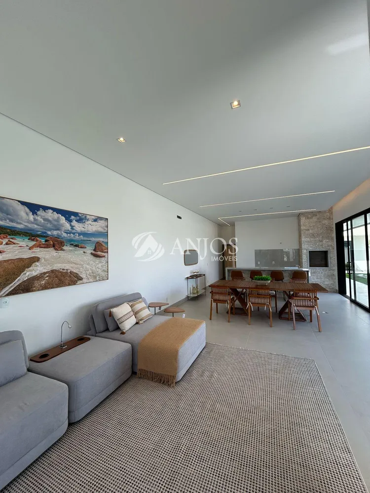Casa, 3 quartos, 209 m² - Foto 3