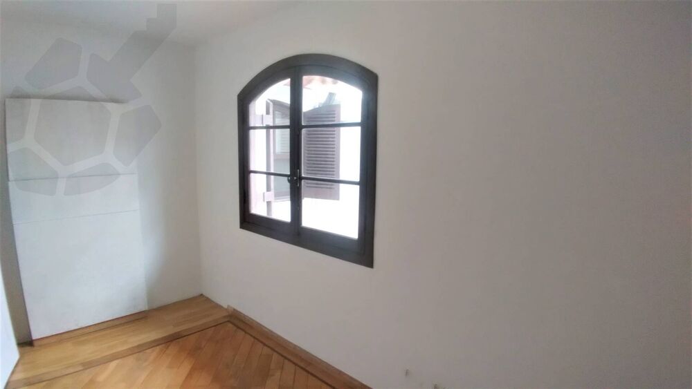 Casa à venda com 4 quartos, 220m² - Foto 4