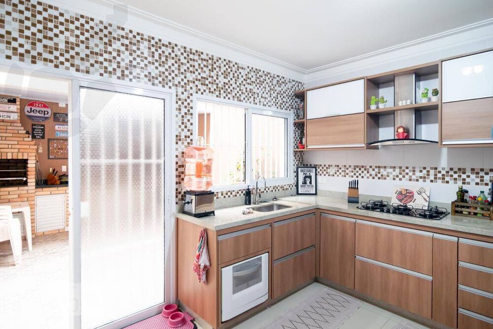 Casa, 3 quartos, 131 m² - Foto 1