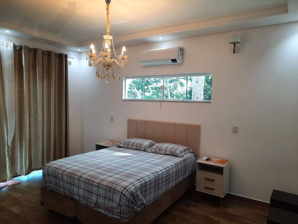 Casa à venda com 4 quartos, 240m² - Foto 5