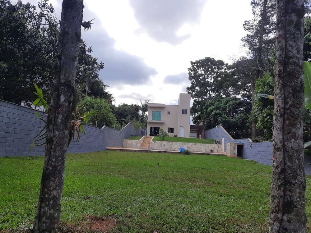 Casa à venda com 4 quartos, 240m² - Foto 2