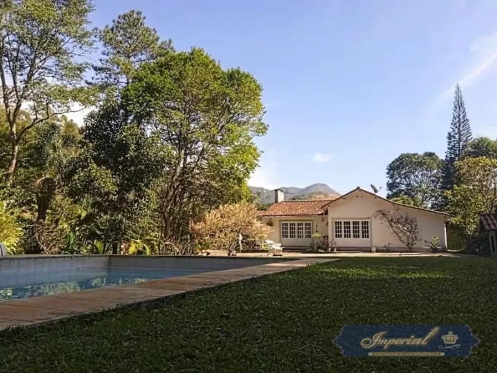 Casa, 5 quartos, 230 m² - Foto 1