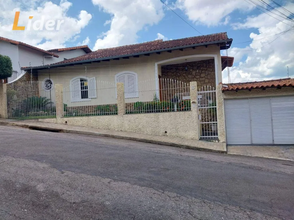 Casa, 3 quartos, 281 m² - Foto 1