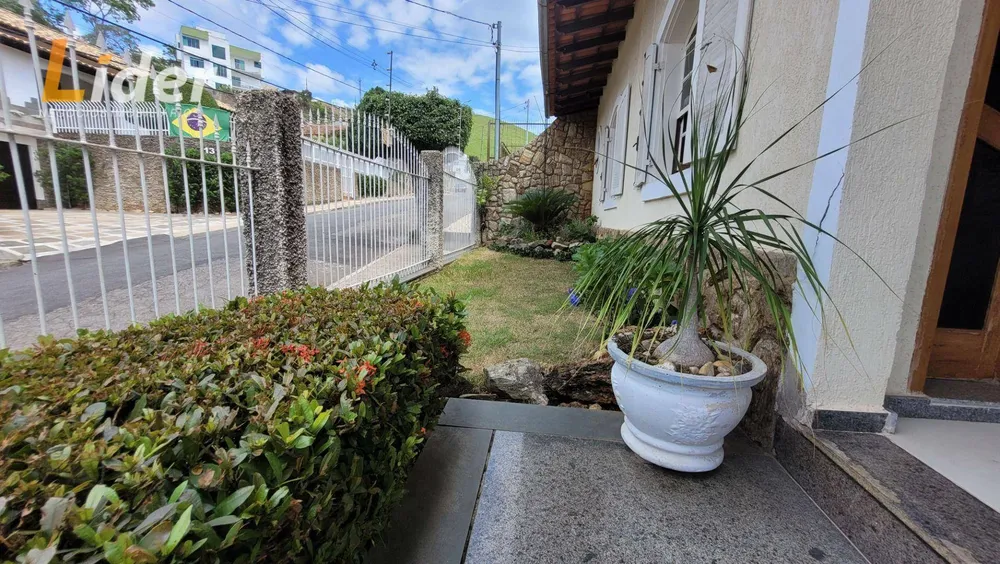 Casa, 3 quartos, 281 m² - Foto 2
