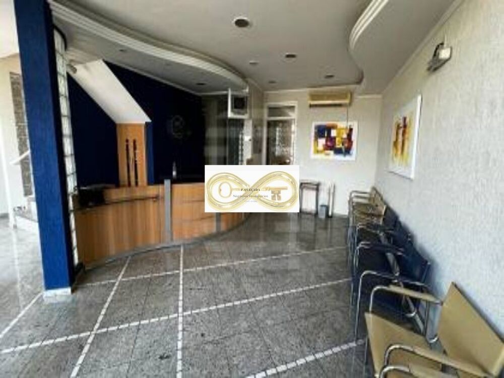 Prédio Inteiro - Foto 1