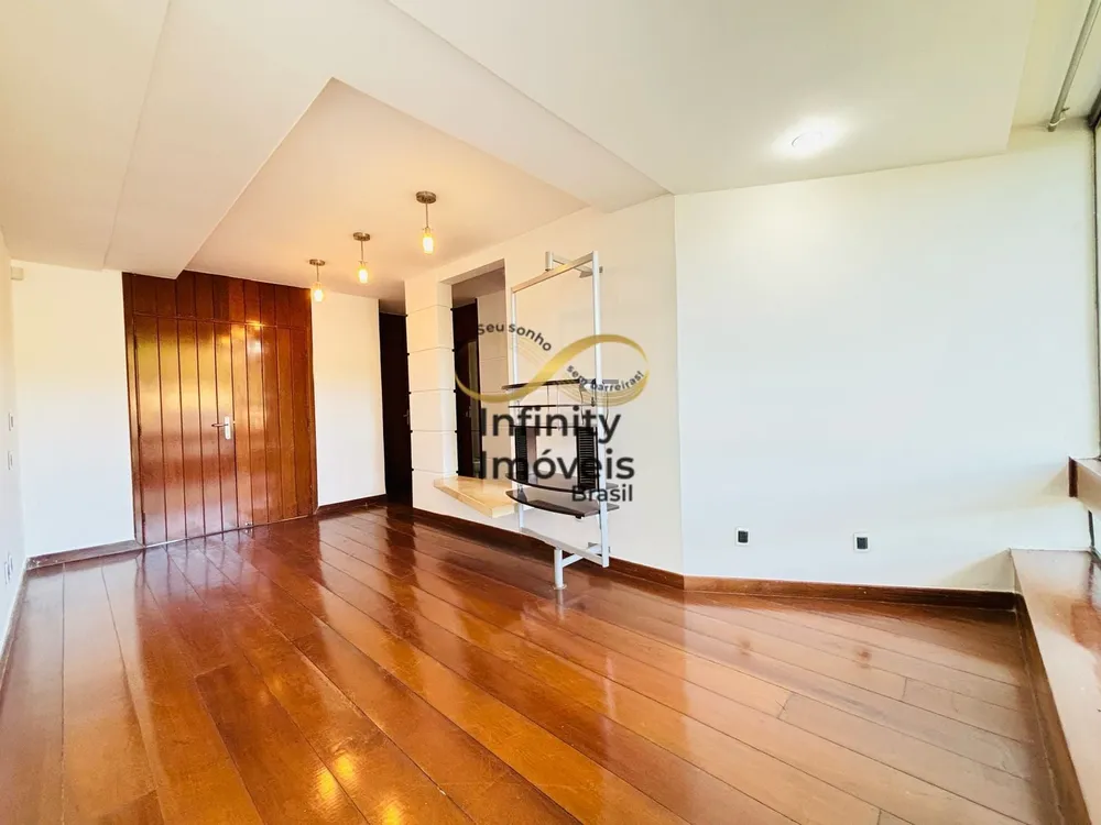Casa, 4 quartos, 650 m² - Foto 1