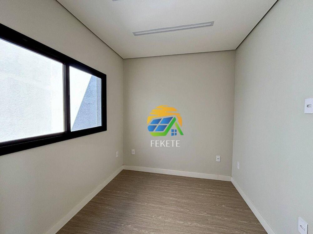 Sobrado, 3 quartos, 245 m² - Foto 1
