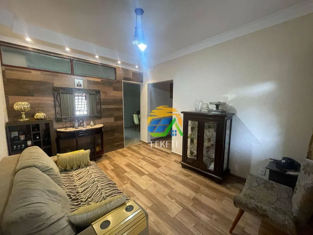 Casa, 4 quartos, 234 m² - Foto 1