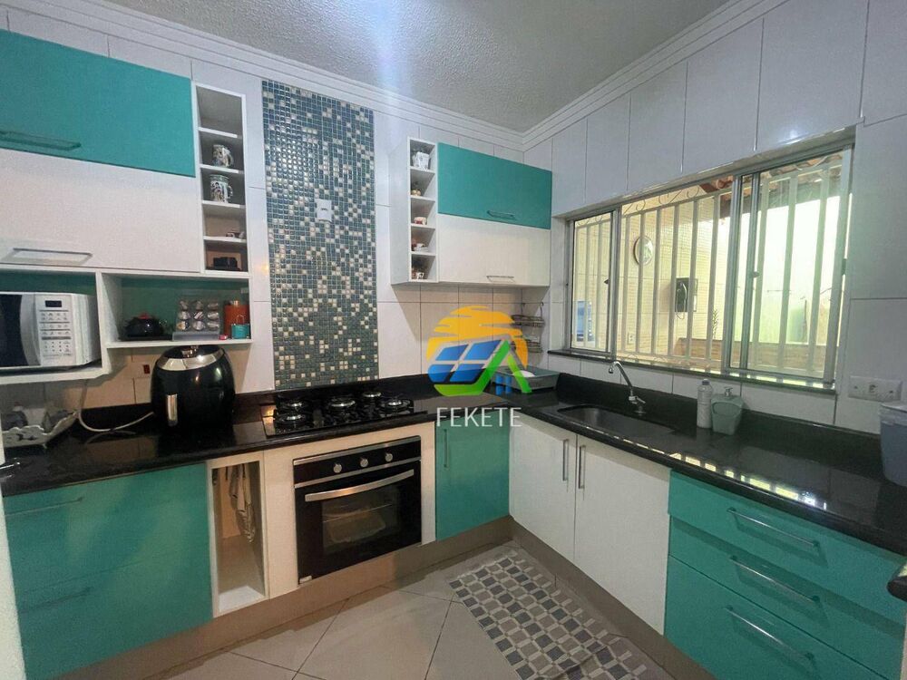 Casa, 4 quartos, 234 m² - Foto 1