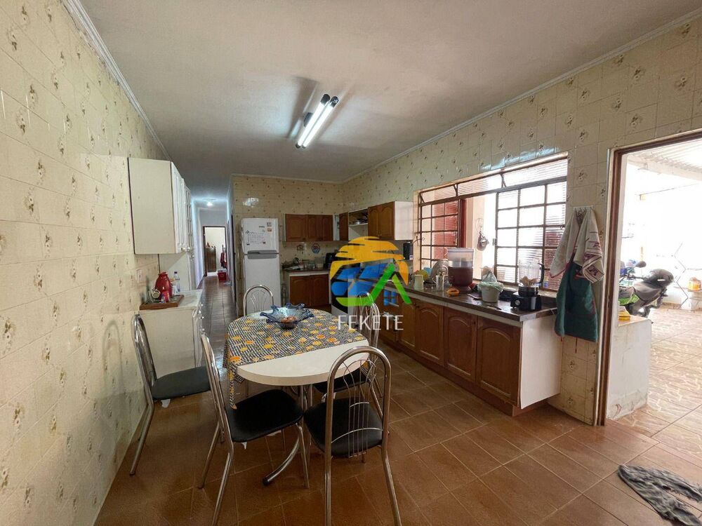 Casa, 3 quartos, 259 m² - Foto 3