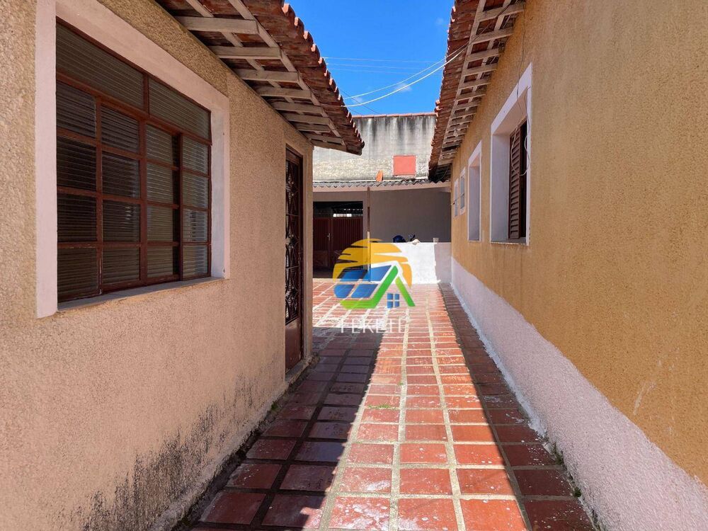 Casa, 3 quartos, 259 m² - Foto 1