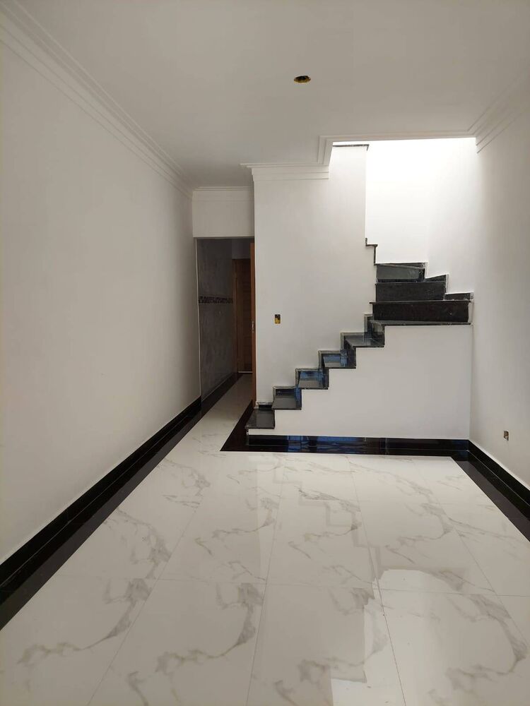 Casa à venda com 3 quartos, 108m² - Foto 1