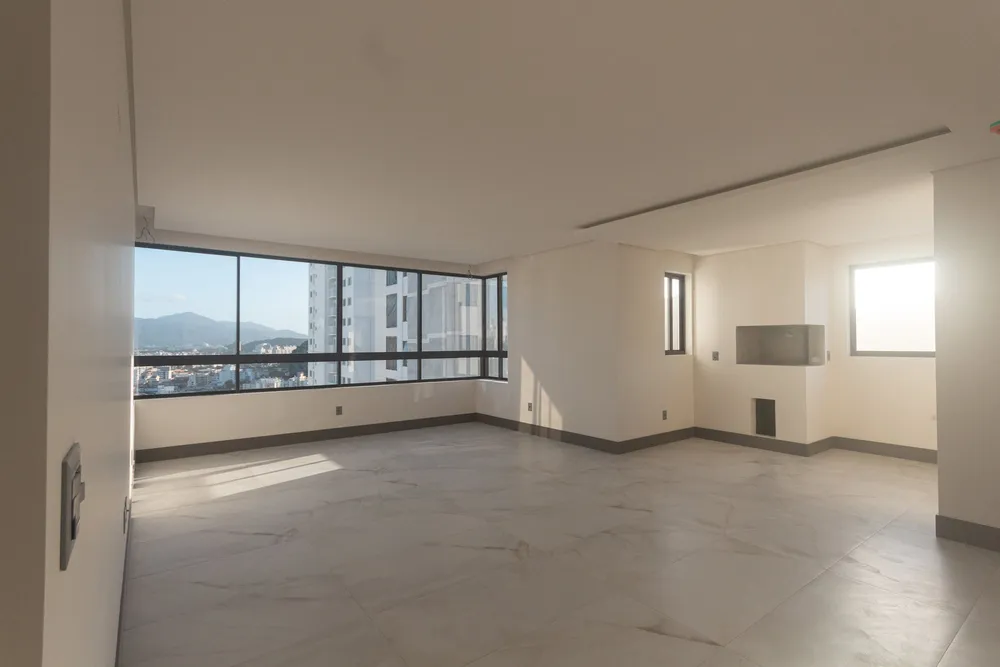 Apartamento, 3 quartos, 130 m² - Foto 1