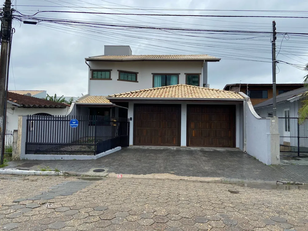 Casa, 4 quartos, 231 m² - Foto 2