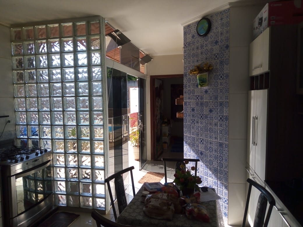 Casa à venda com 3 quartos, 197m² - Foto 10