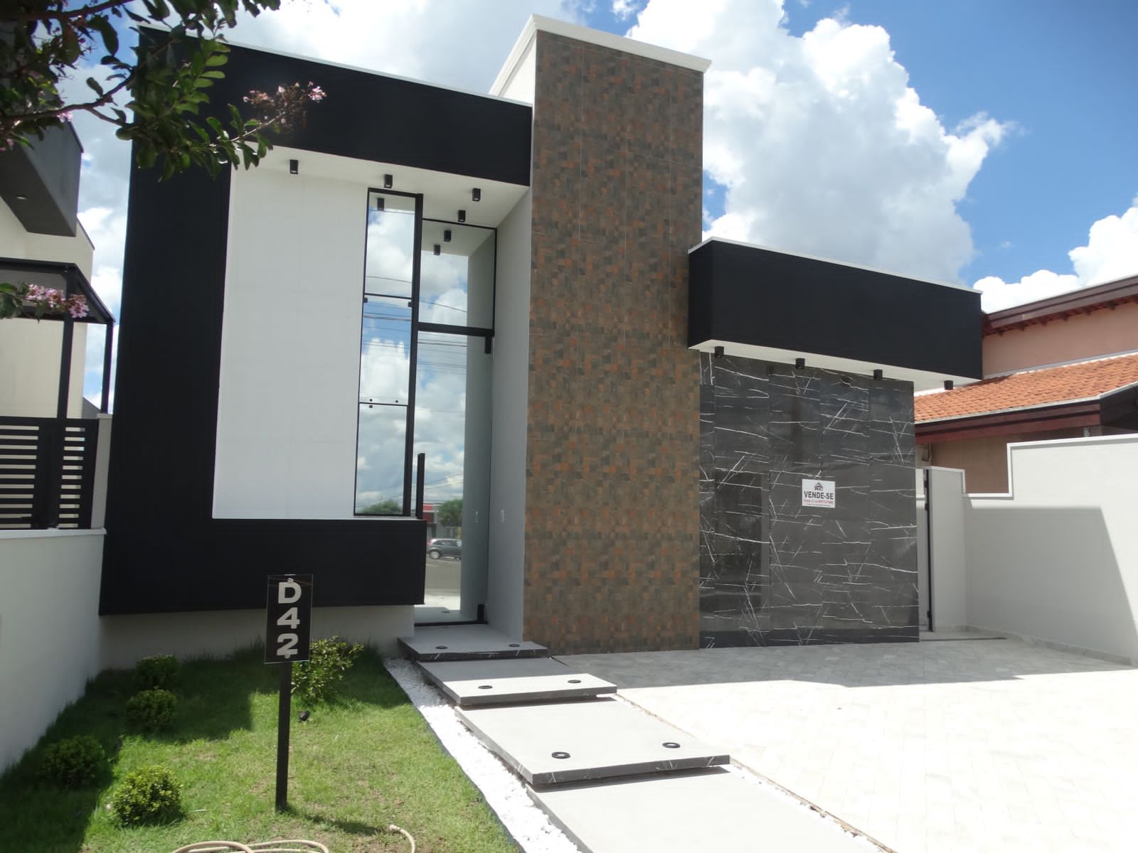 Casa de Condomínio à venda com 3 quartos, 117m² - Foto 1