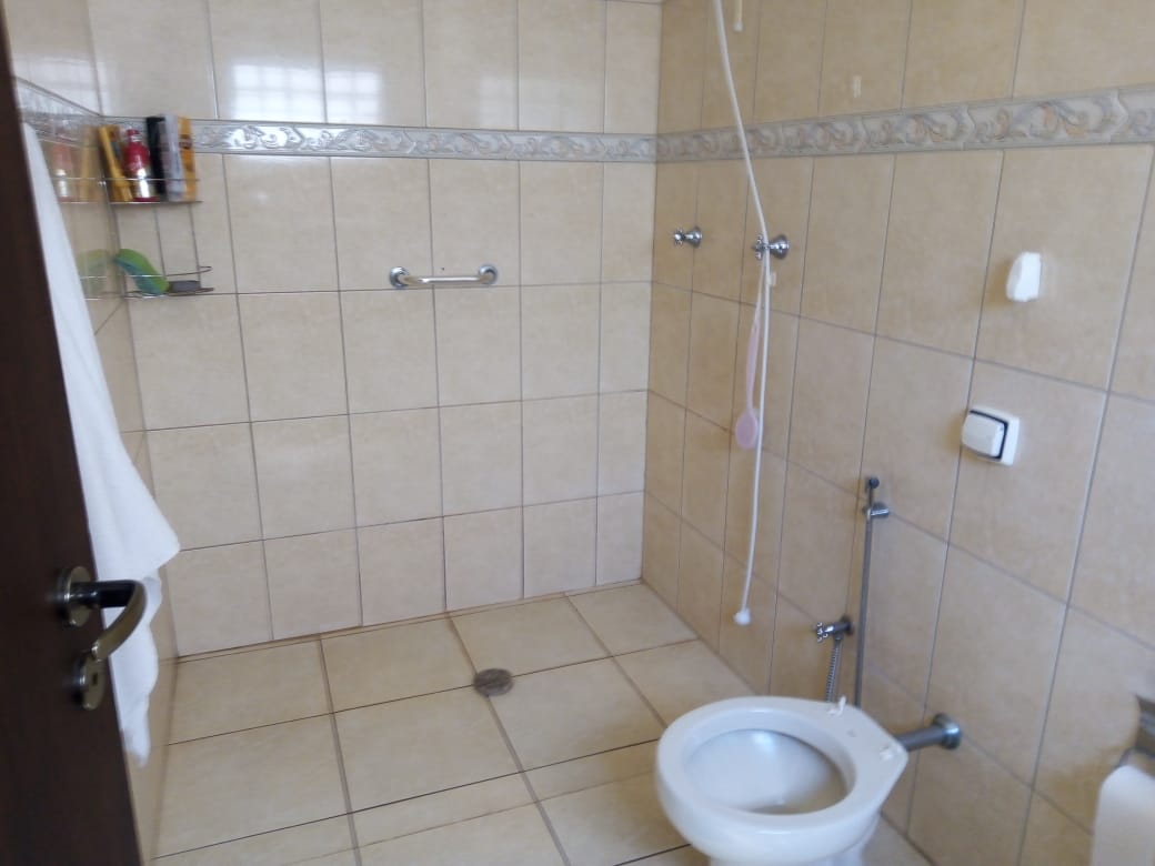 Casa à venda e aluguel com 3 quartos, 200m² - Foto 13