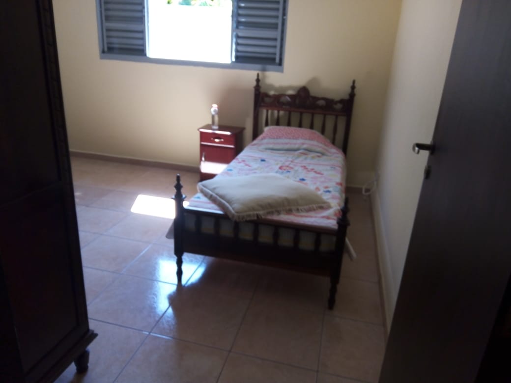 Casa à venda e aluguel com 3 quartos, 200m² - Foto 9