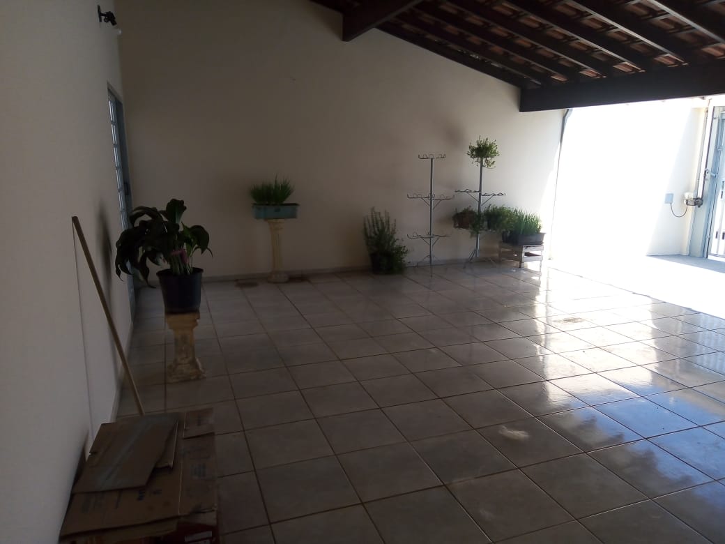 Casa à venda e aluguel com 3 quartos, 200m² - Foto 12