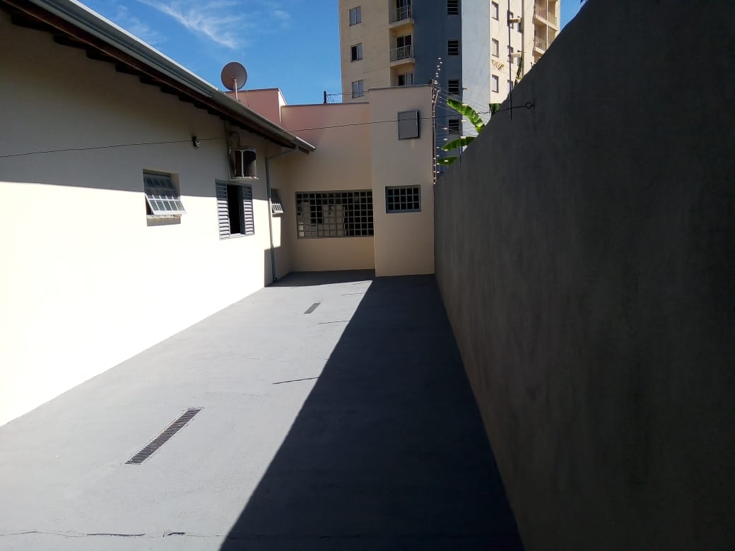 Casa à venda e aluguel com 3 quartos, 200m² - Foto 28