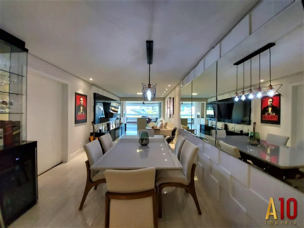 Apartamento, 3 quartos, 209 m² - Foto 1