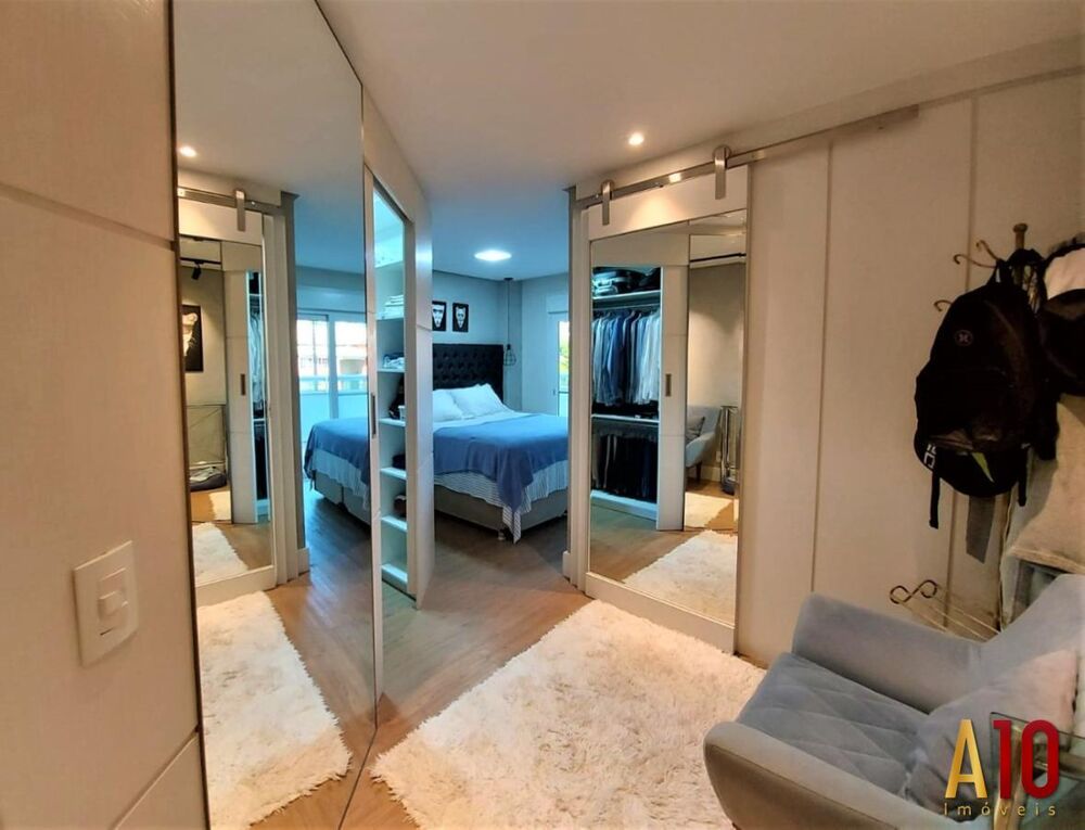 Apartamento à venda com 3 quartos, 209m² - Foto 4