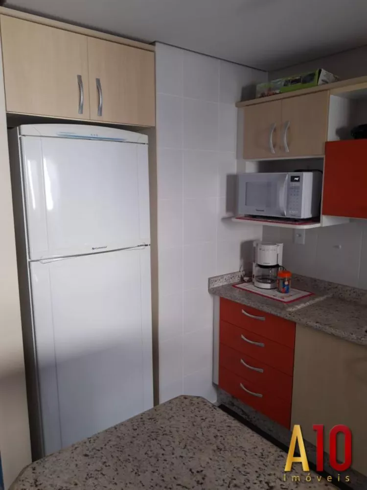 Apartamento à venda com 2 quartos, 71m² - Foto 4