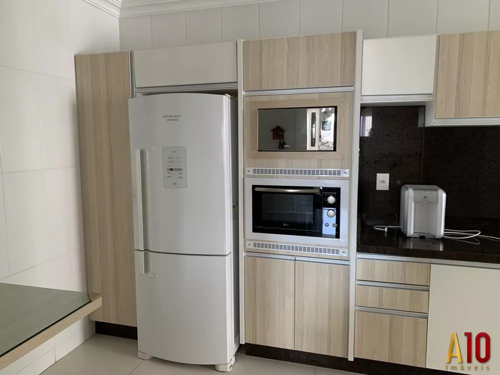 Apartamento à venda com 3 quartos, 112m² - Foto 1