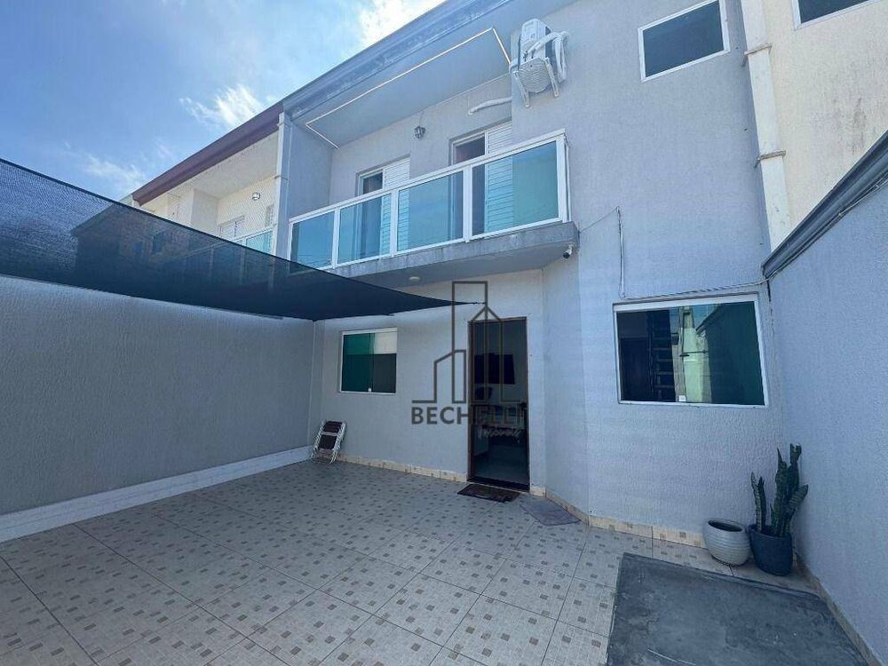 Casa à venda com 3 quartos, 106m² - Foto 1