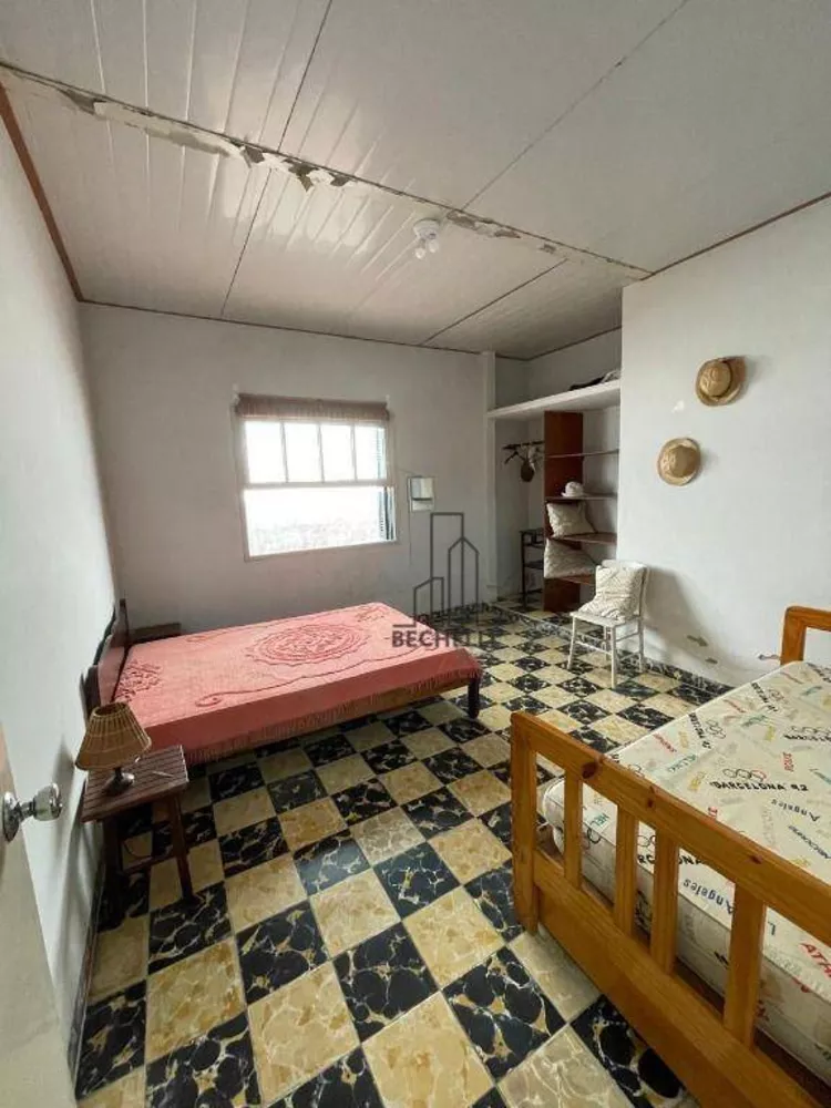 Casa à venda com 6 quartos, 201m² - Foto 14