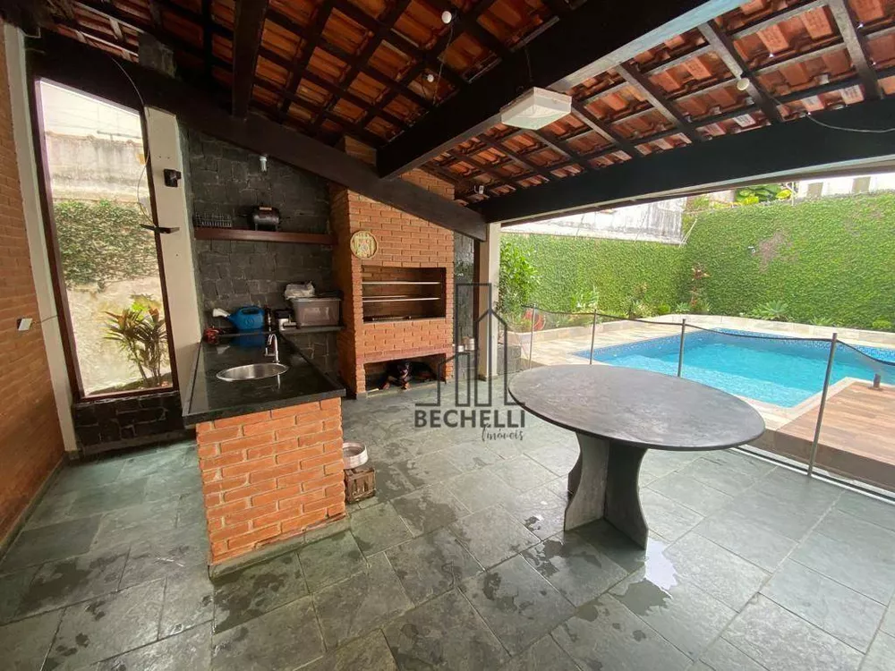 Casa, 4 quartos, 240 m² - Foto 2