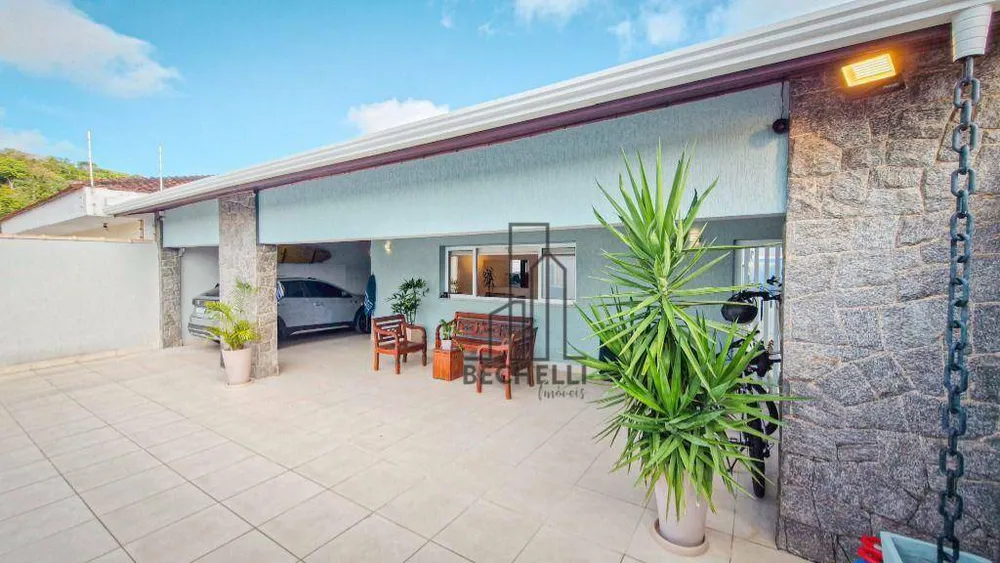 Casa, 3 quartos, 174 m² - Foto 1