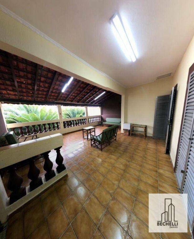 Casa, 4 quartos, 194 m² - Foto 1