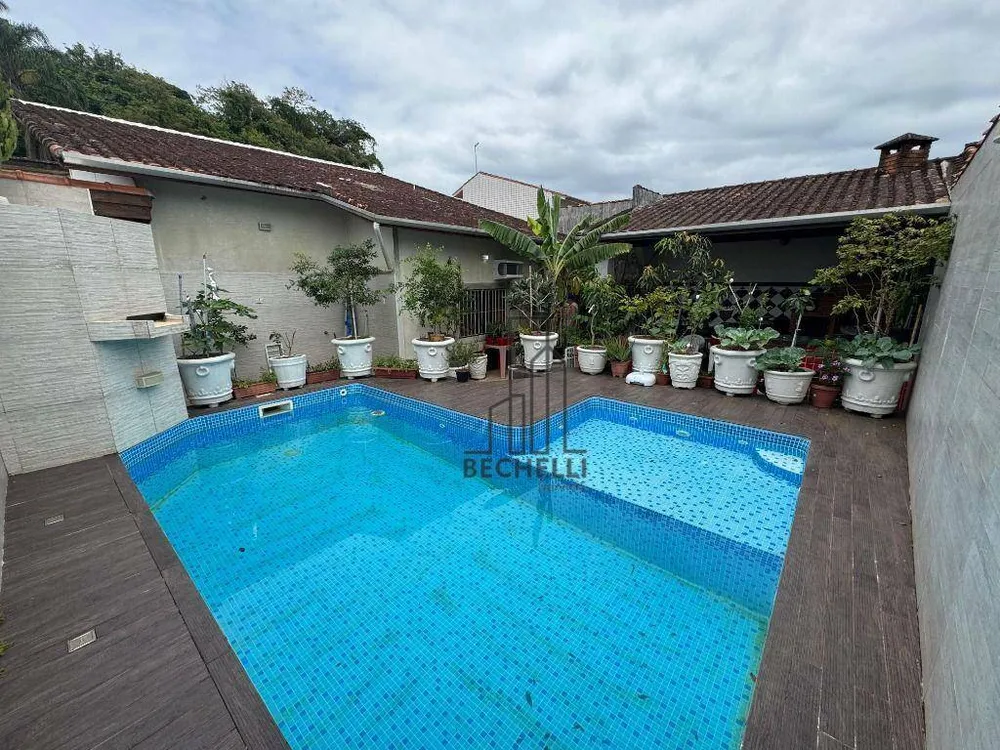 Casa, 4 quartos, 170 m² - Foto 1